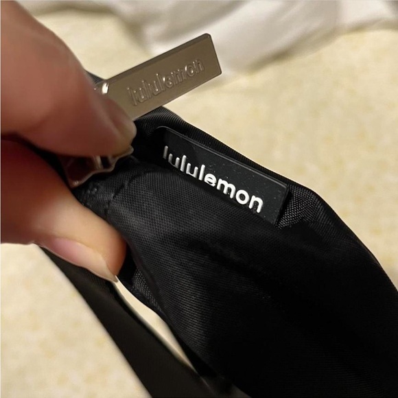 Lululemon Athletica Black Everywhere Belt Bag - Picture 4 of 6